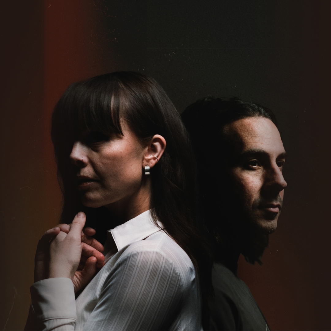 Eva & Manu – Back for the Holidays